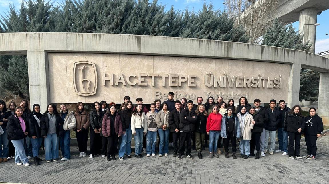 İzmit Lisesi Rehberlik Servisinden Hacettepe Üniversitesi Tanıtım Gezisi